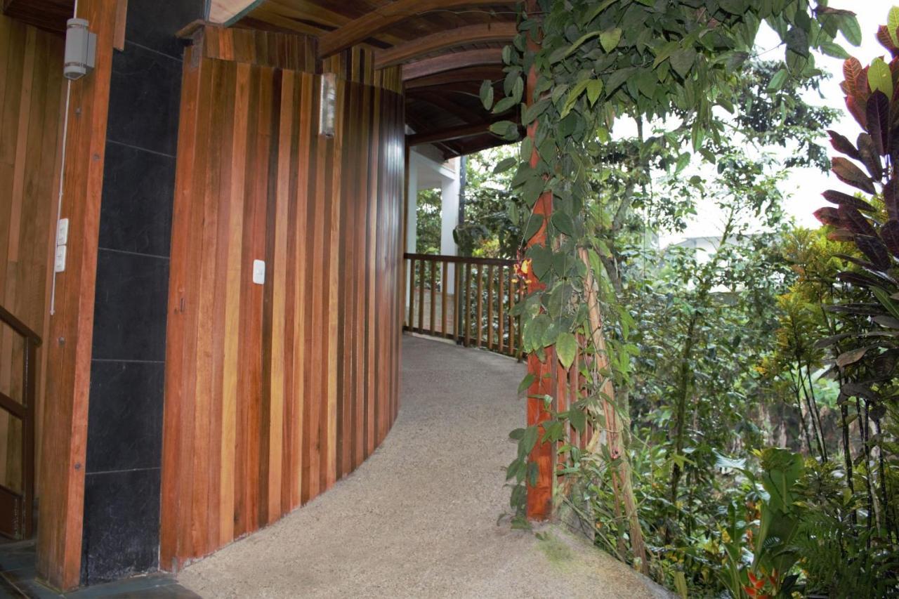 Hostal Zafiro Mindo Eksteriør bilde