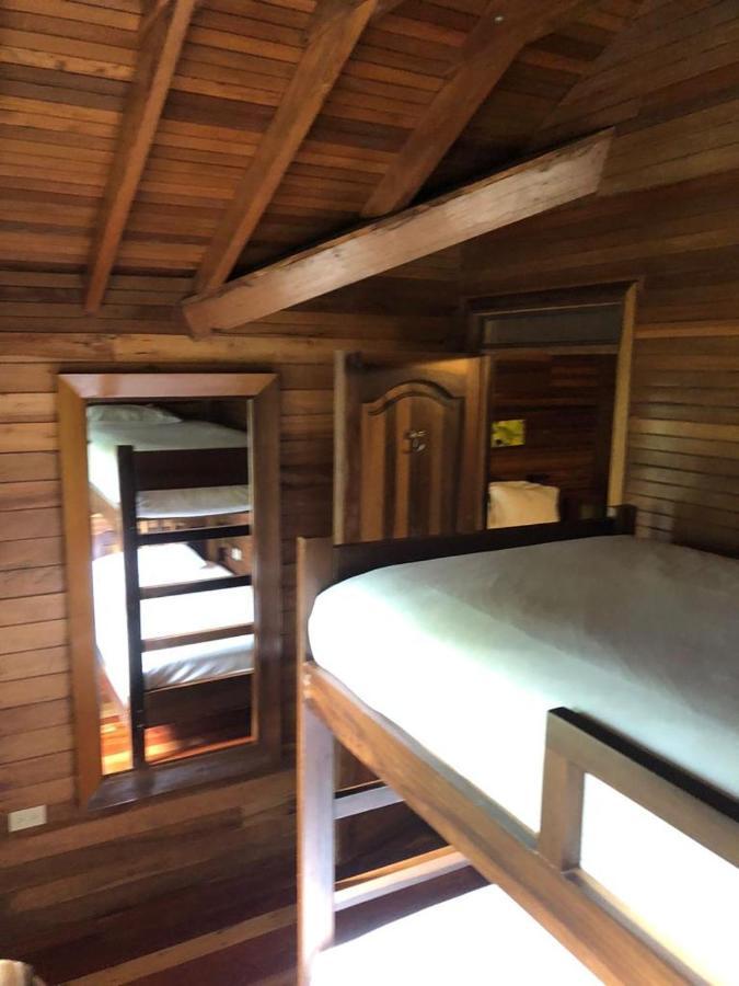 Hostal Zafiro Mindo Eksteriør bilde